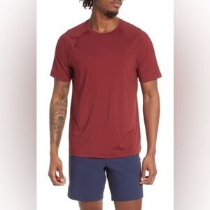 Rhone Crew Neck Short Sleeve Shirt Size Medium Maroon
